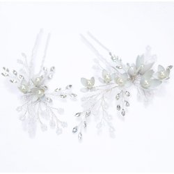 H�rn�le med perler og metalblomster