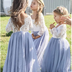 Blondekjole med chiffonsk�rt og lange �rmer dusty blue