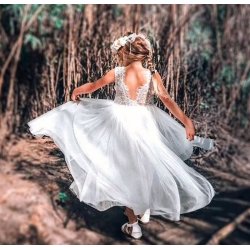 Blondekjole med chiffonsk�rt uden �rmer hvid