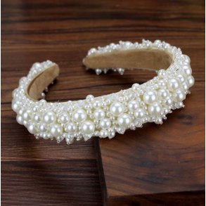 Hrbjle med perler creme