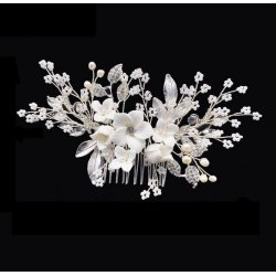 H�rkam med porcel�nsblomster og krystaller