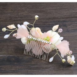 H�rkam med strandskaller og silkeblomster