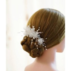 H�rn�le med organzablomster og perler