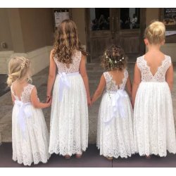 Lang helblonde kjole cremehvid