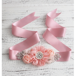 Satinblte med krystaller og organzablomster mrk rosa